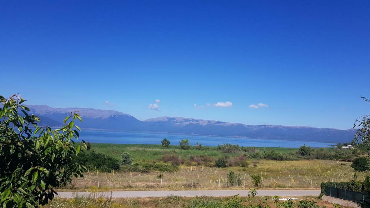 Villa Altiparmak Resen Exterior foto